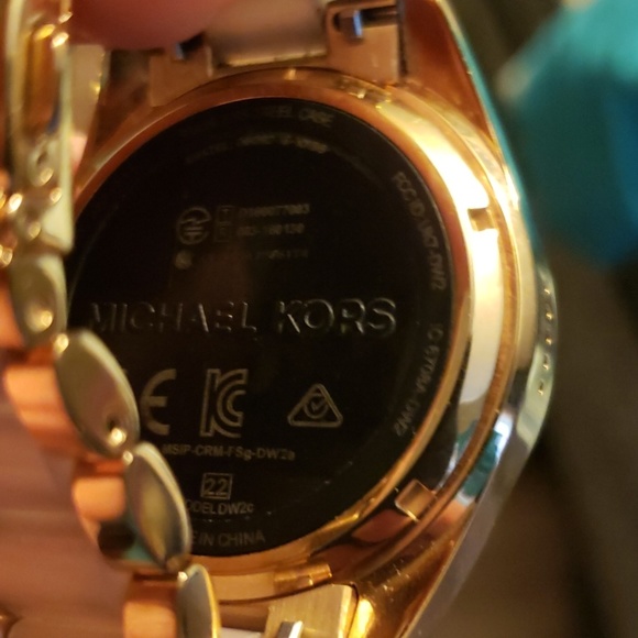 Michael kors Samsung smartwatch - Picture 2 of 4